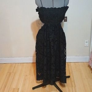 Express brand size small peekaboo back maxi dress with lace nwt